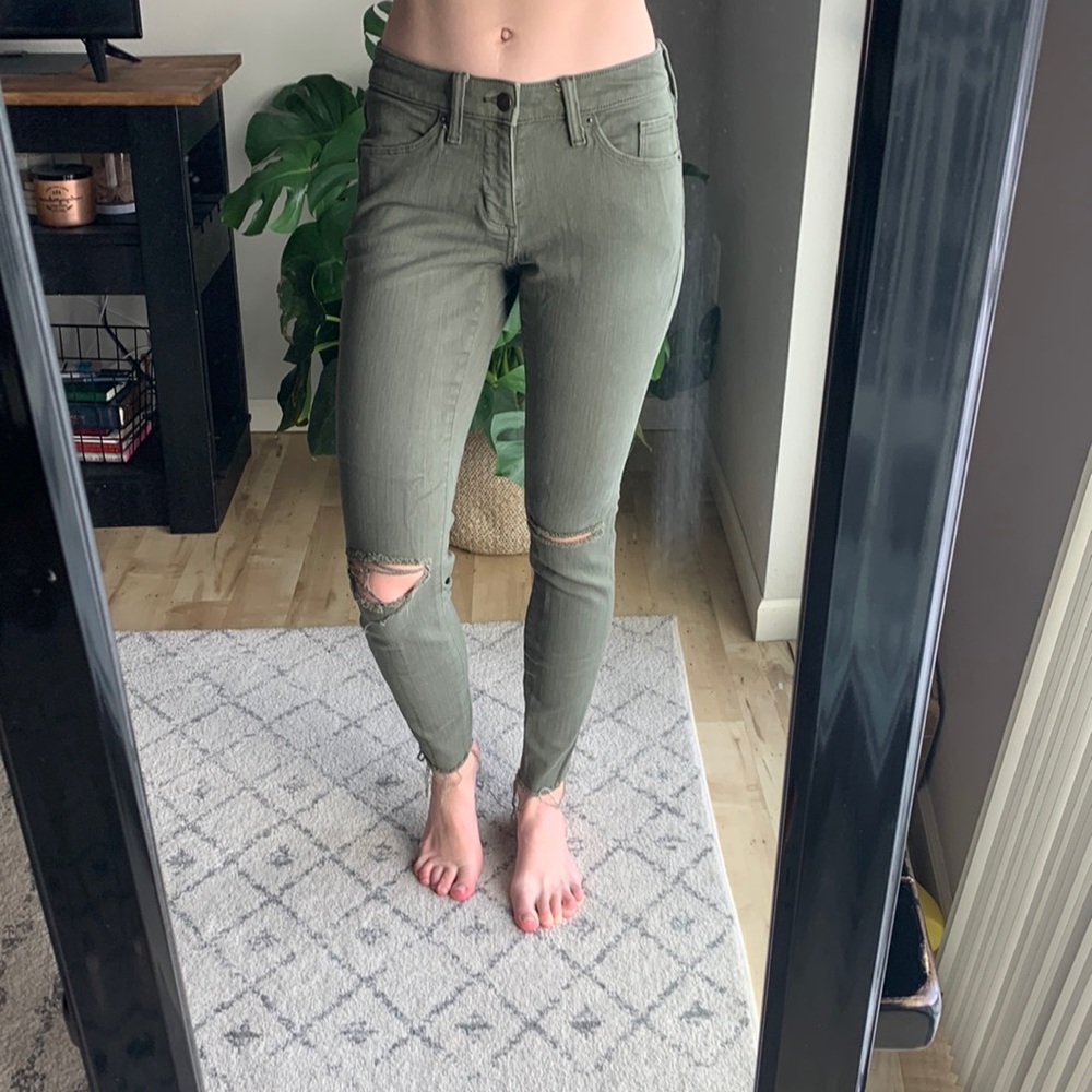 Universal Thread Mid Rise Jegging